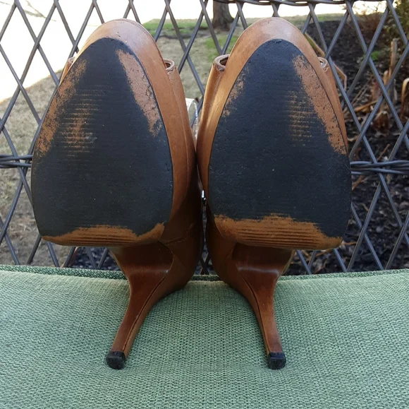 Enzo Angiolini Easebastjan Brown Leather Peep Toe Platform Heel. - Picture 16 of 16